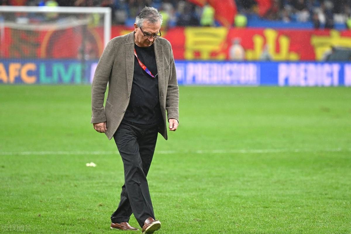 LOL赛事官网 -关于埃因霍温训练开放日，今晨绝杀压哨引观众欢呼，世预赛在即，心理建设被强调的信息