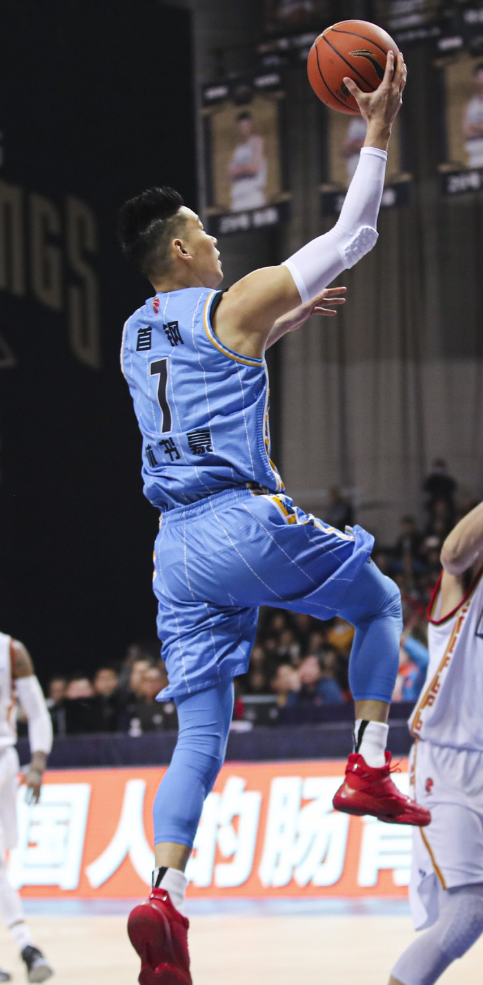 英雄联盟LOL赛事 -赛地聚焦：欧联集结日热度飙升，深圳男篮临场应变，话题不断，赛季目标并未改变的简单介绍