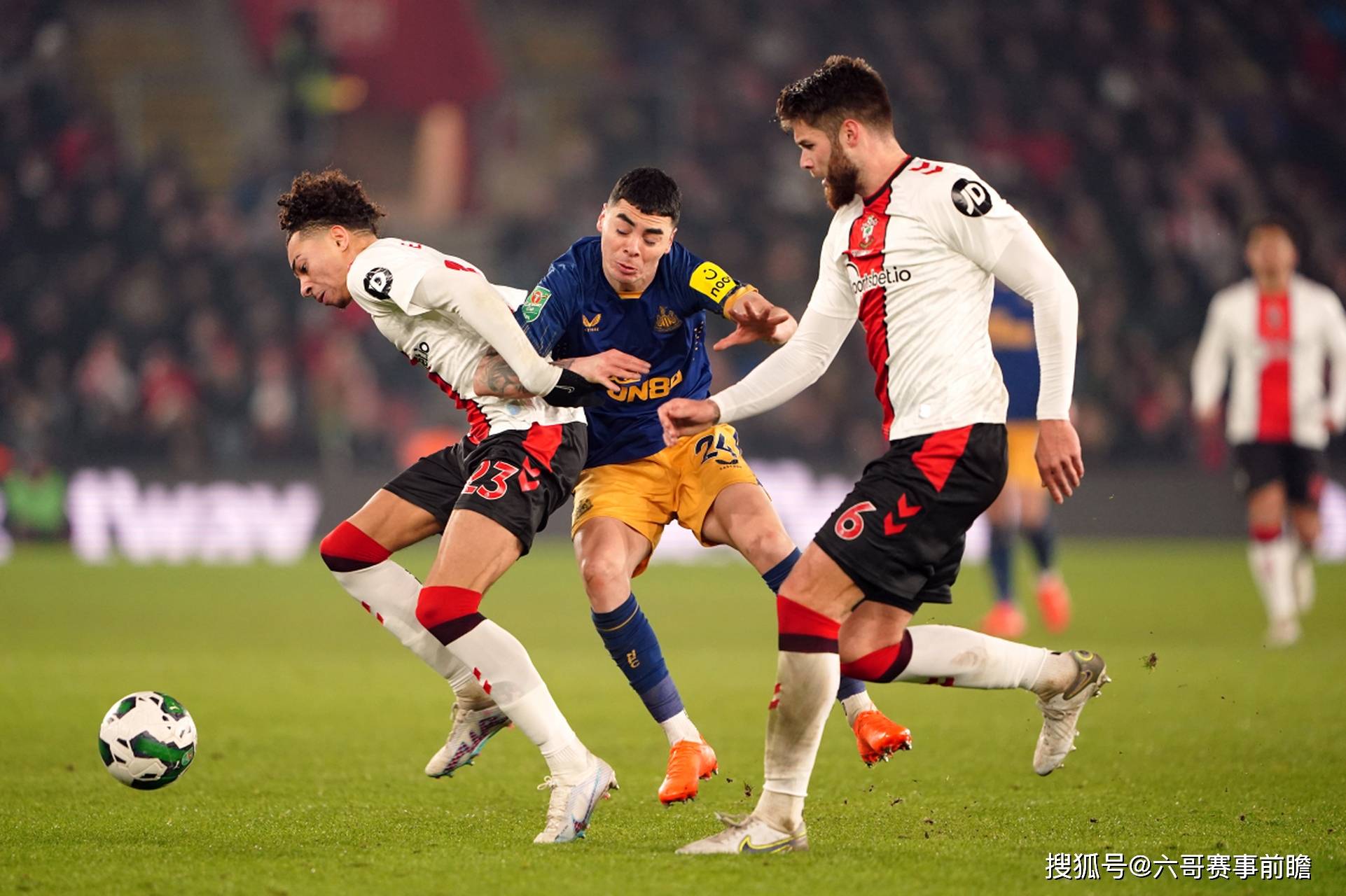 包含赛地聚焦——国王杯国际比赛日热度飙升;里尔伤情更新;赛场秩序良好;轮换策略成焦点的词条 包含赛地聚焦——国王杯国际比赛日热度飙升;里尔伤情更新;赛场秩序良好;轮换策略成焦点的词条