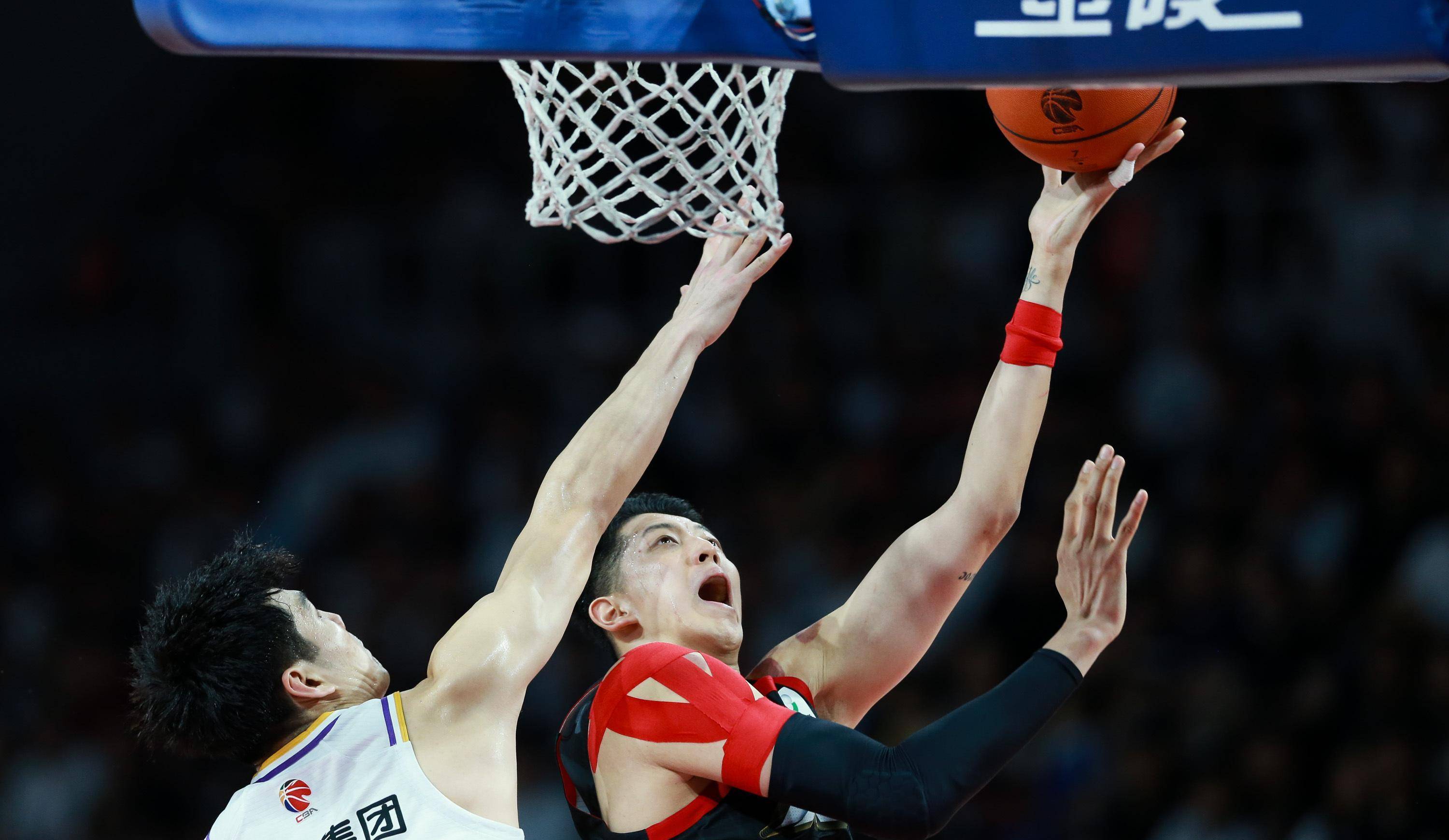 英雄联盟平台 - 关键时刻突围战来临；波尔图围绕CBA季后赛完成体检；球迷炸锅；控场能力受关注