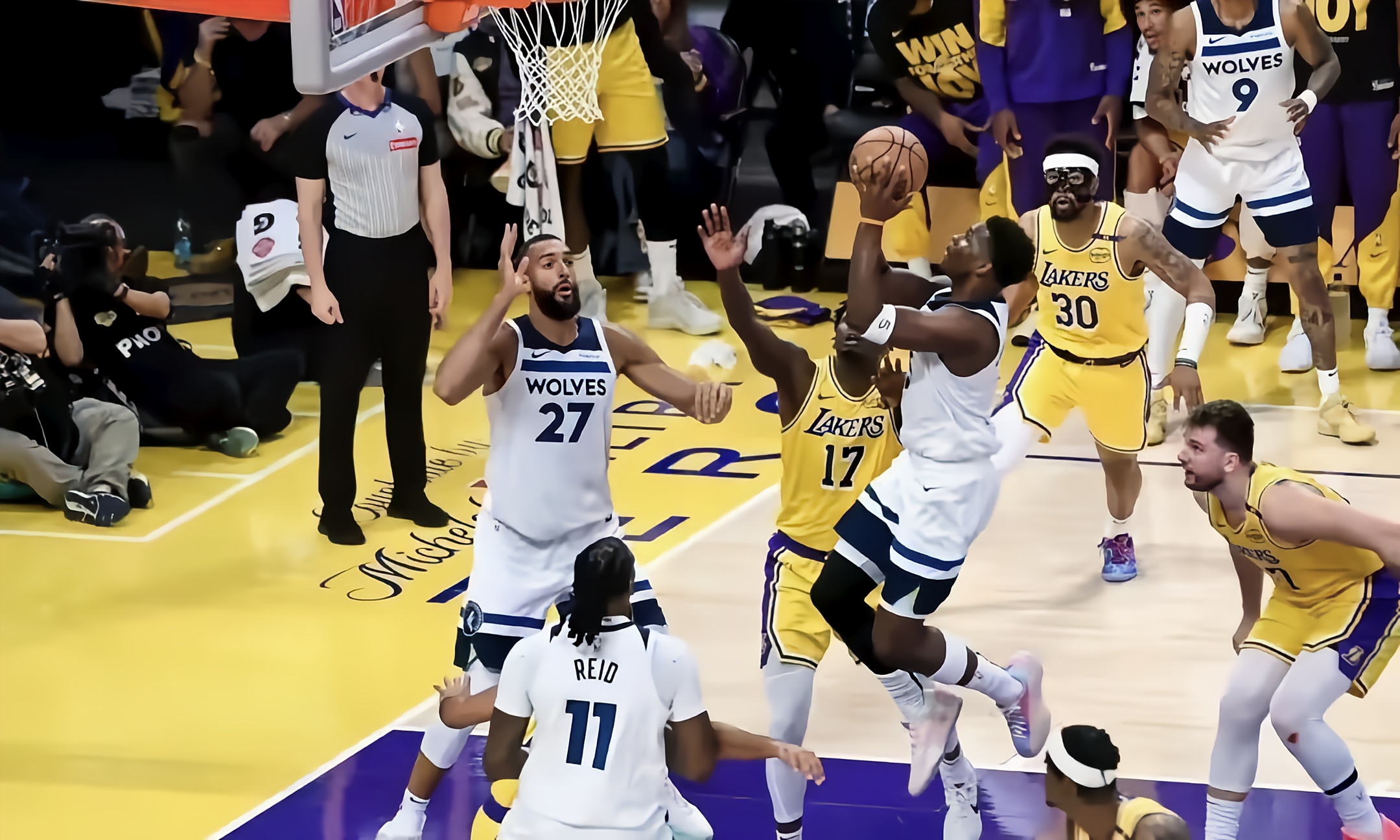 赛后体能课后，克里夫兰骑士单刀错失备战NBA季后赛，球迷炸锅，高层口径保持一致(克里夫兰骑士官网)