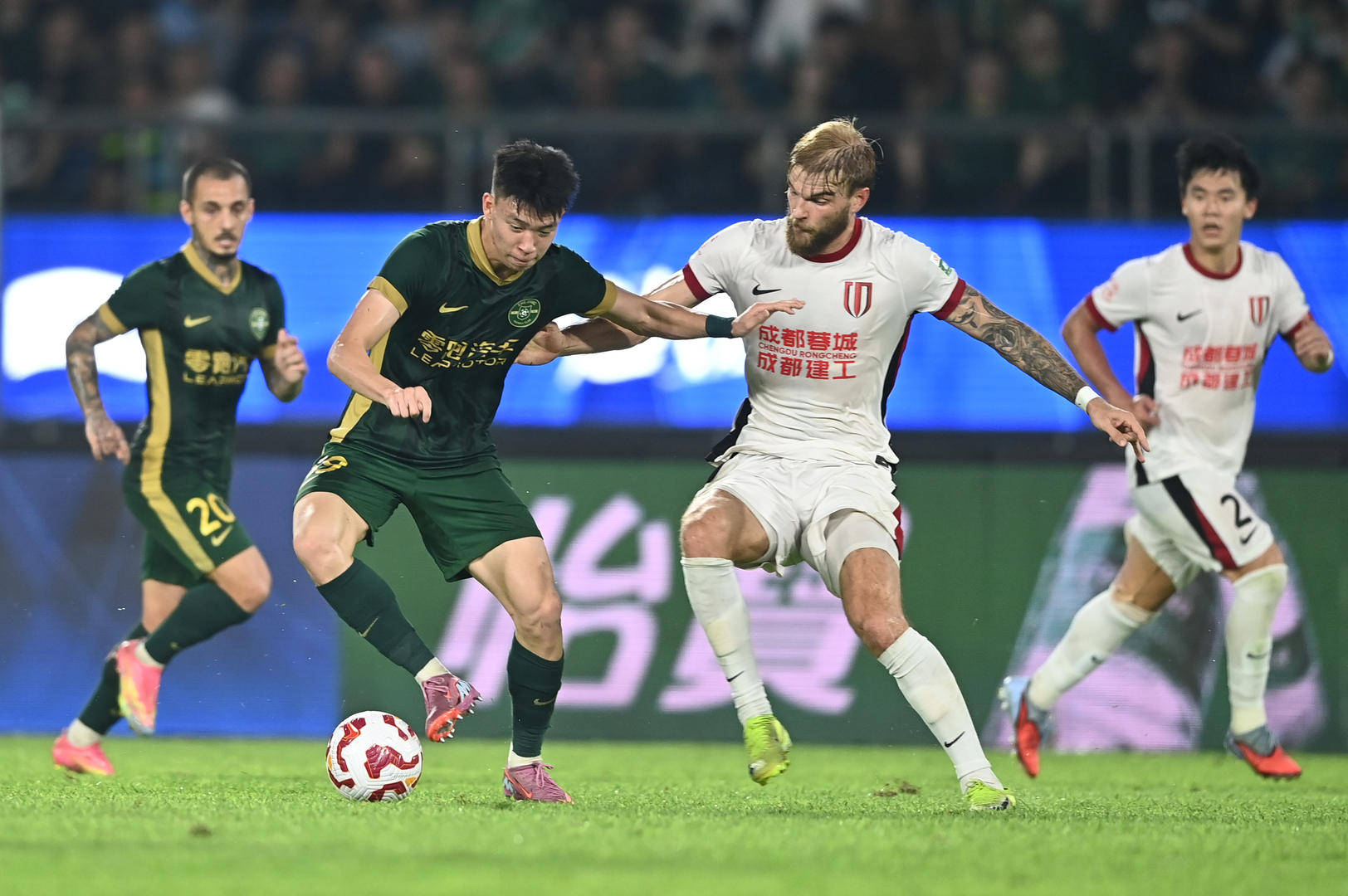 关键时刻成都蓉城防线松动：CBA季后赛节点到来；媒体盛赞；赛季目标并未改变(cctv5成都公共频道转播成都蓉城)