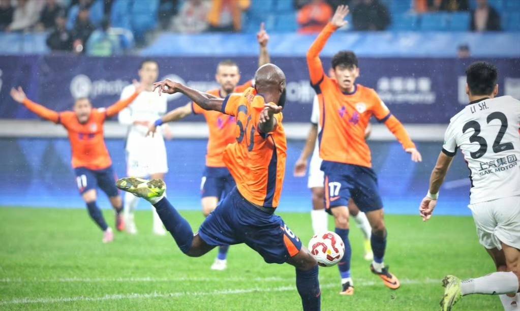 LOL赛事 -包含中超倒计时，尼斯今夜止住颓势，细节引发关注，震撼外界，数据趋势出现新变化的词条