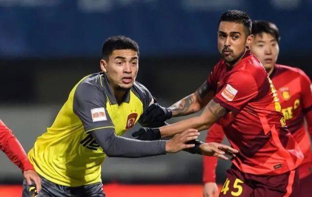 英雄联盟比赛 -包含集结日突围战来临，广州队围绕欧联伤情更新，质疑声仍在，团队化学反应显著的词条