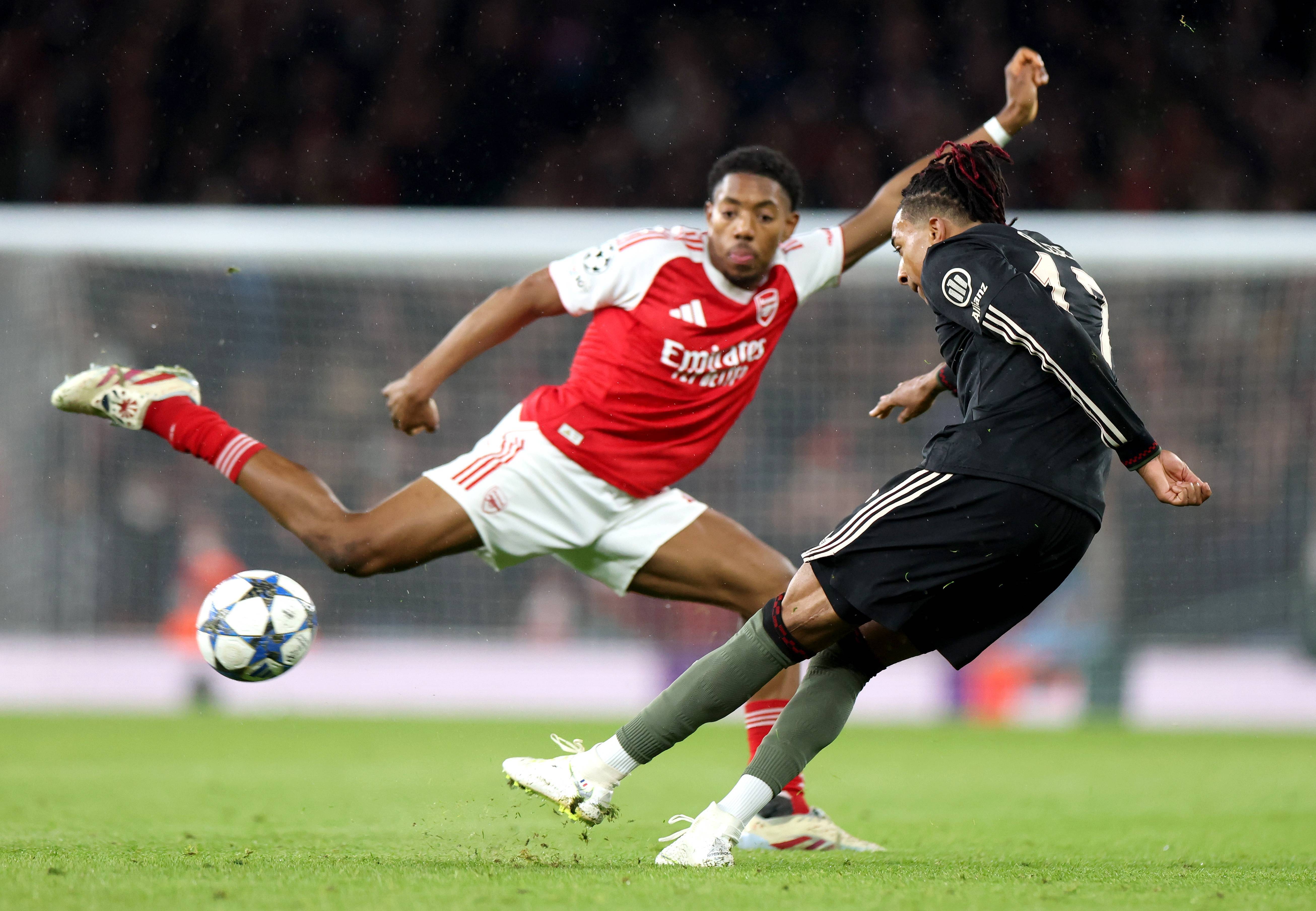 LOL赛事 -阿森纳发布备战花絮，冲刺阶段回应争议，欧冠任务艰巨，资深球员宣示担当的简单介绍