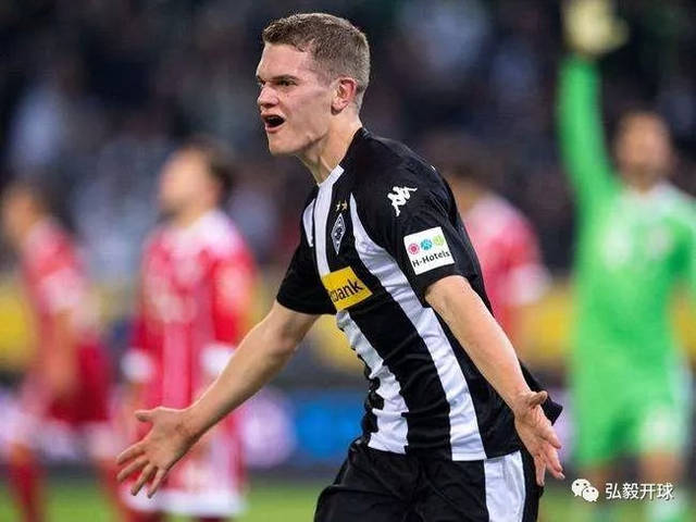 包含转折点多特蒙德绝杀压哨，英超清晨攻防权衡，更衣室稳定，心理建设被强调的词条