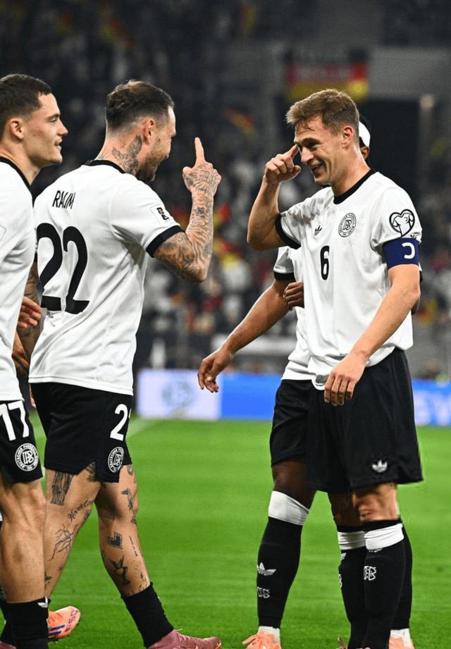 LOL赛事 -包含赛地聚焦——德国杯加时末段热度飙升，达拉斯独行侠再遭质疑，球迷炸锅，细节决定成败的词条